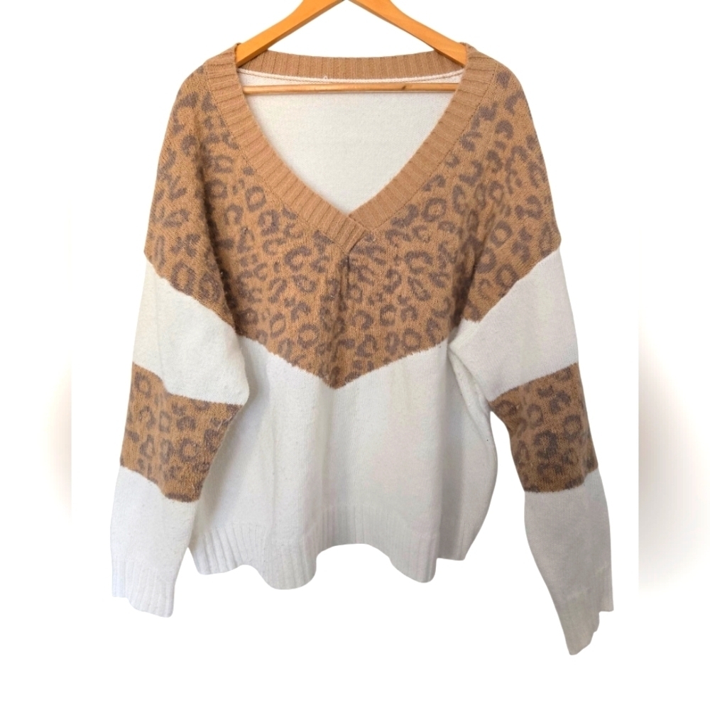 Leopard Print V-Neck Sweater - White and Brown 4xl